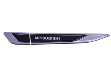 Aplique Lateral Decorativo Cromado – Mitsubishi
